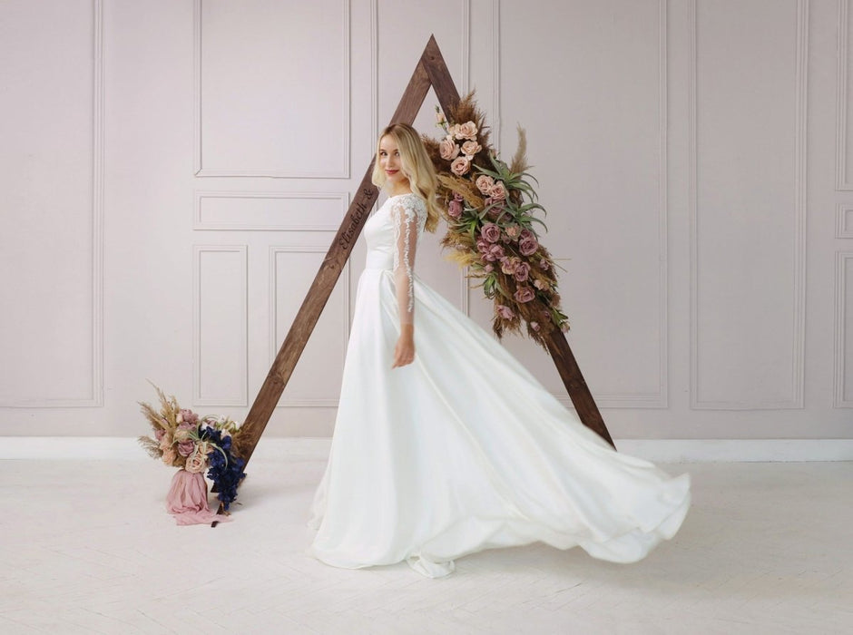 Wedding Arch Triangle - Wedding by Eli